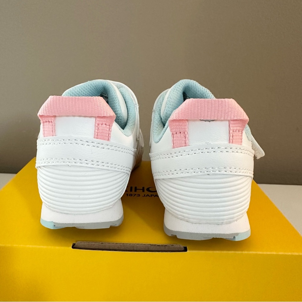 Tsukohoshi White and Pink Racer Sneakers New 8.5 - Picture 4 of 6